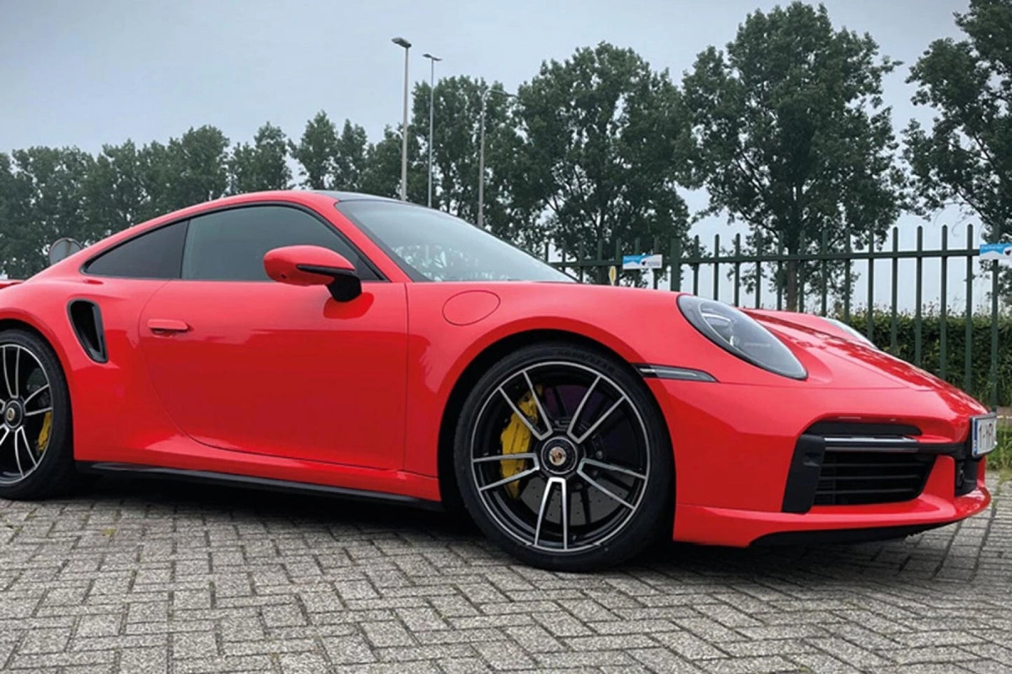 Avery SWF Gloss Red